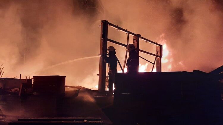 Последствия обстрела Харькова, где сгорел ресторан
