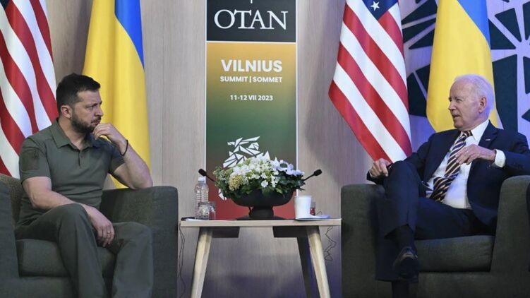 Зеленский встретился с Байденом на саммите НАТО