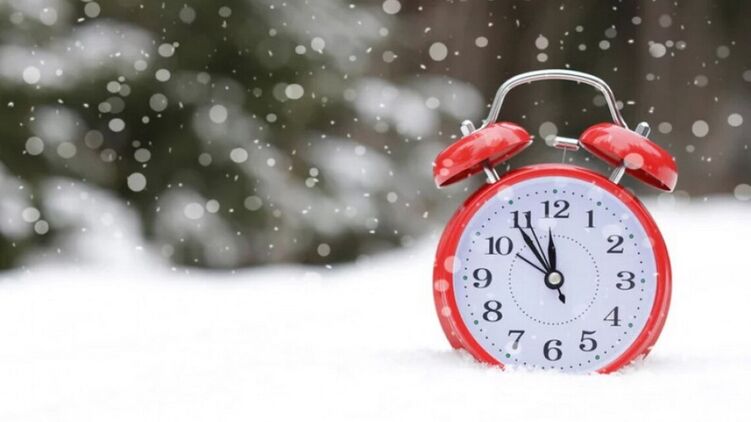 Переведення годинників на зимовий час в Україні в 2023 році