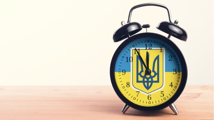 30 марта 2025 года Украина переводит часы на летнее время