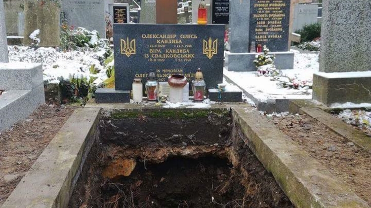 В Украине уже предложили перезахоронить на родине всех великих украинцев и построить для них целый Пантеон на Лукьяновском кладбище в Киве, фото: facebook.com