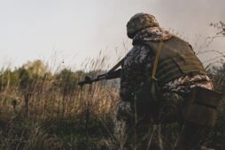 Москва заявляет о сохранении "аляскинских" договоренностей, а Трамп вновь заговорил о мире