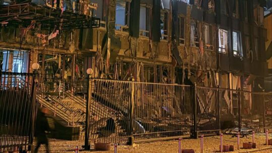 Что означает очередной разворот Трампа, новый удар по ГЭС, атака РФ под Херсоном. Итоги