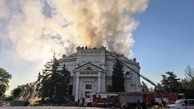 Будівля севастопольської Панорами, що горить