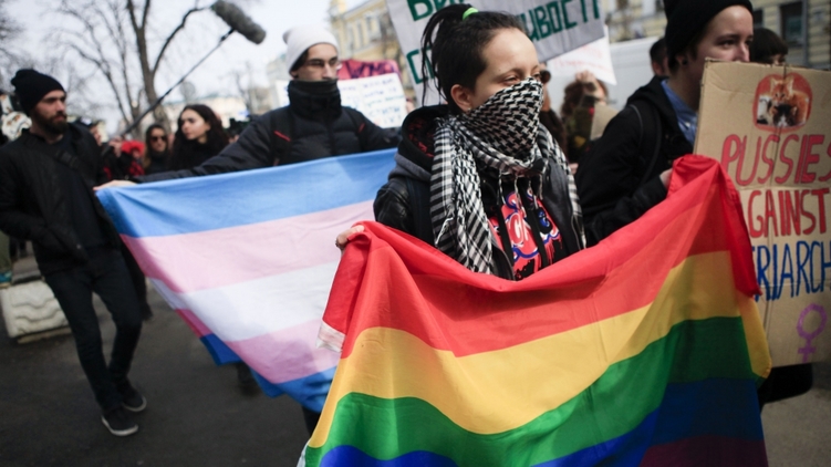 Марш феминисток по улицам Киева носил выраженный ЛГБТ-уклон, фото: Украинские новости