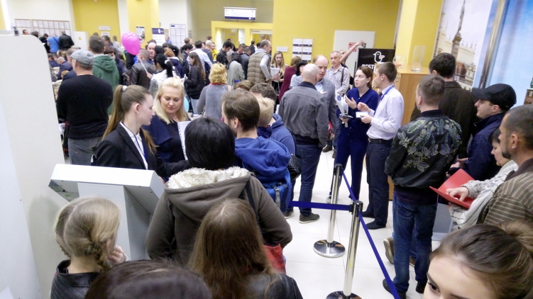 Несмотря на положительное решение по безвизовому режиму для Украины с ЕС, украинцы продолжают оформлять шенгенские визы, фото: Анастасия Пасютина, 