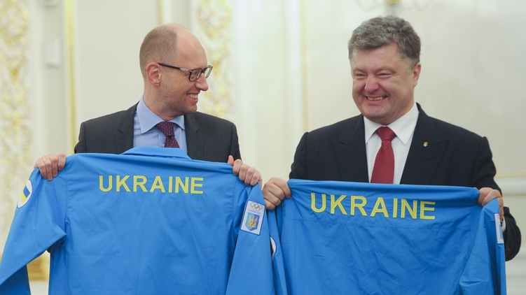 Переговоры Петра Порошенко (справа) и Арсения Яценюка об объединении их команд продолжаются безуспешно четвертый год, фото: 
