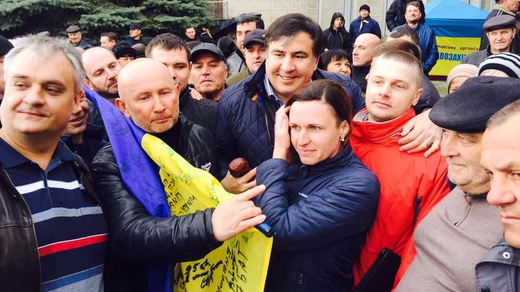 Михаил Саакашвили ( в центре) ушел в политическую тень, но продолжает вести подготовку к большой акции протеста 17 октября, фото: facebook.com/SaakashviliMikheil