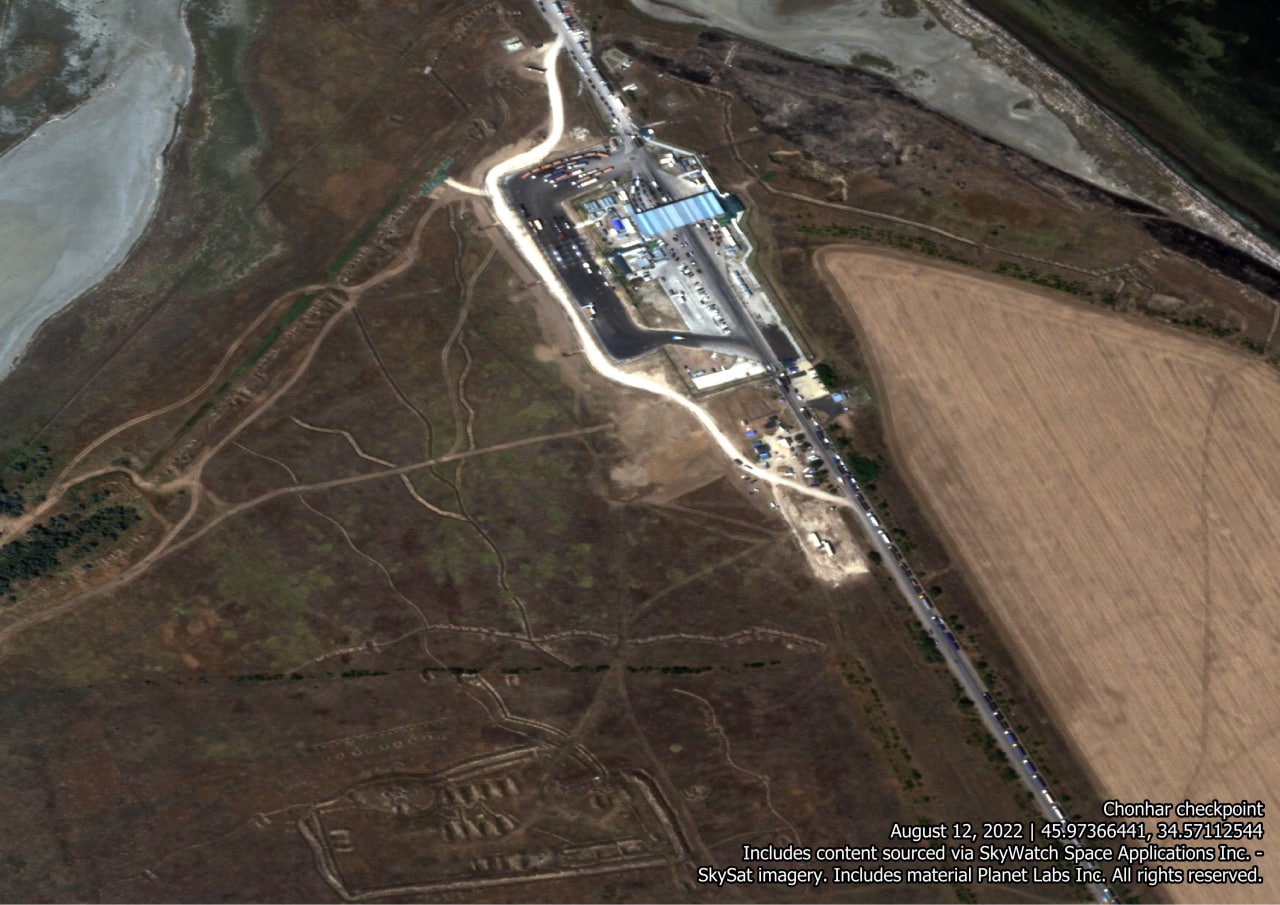 На спутниковых снимках заметили окопы на севере Крыма