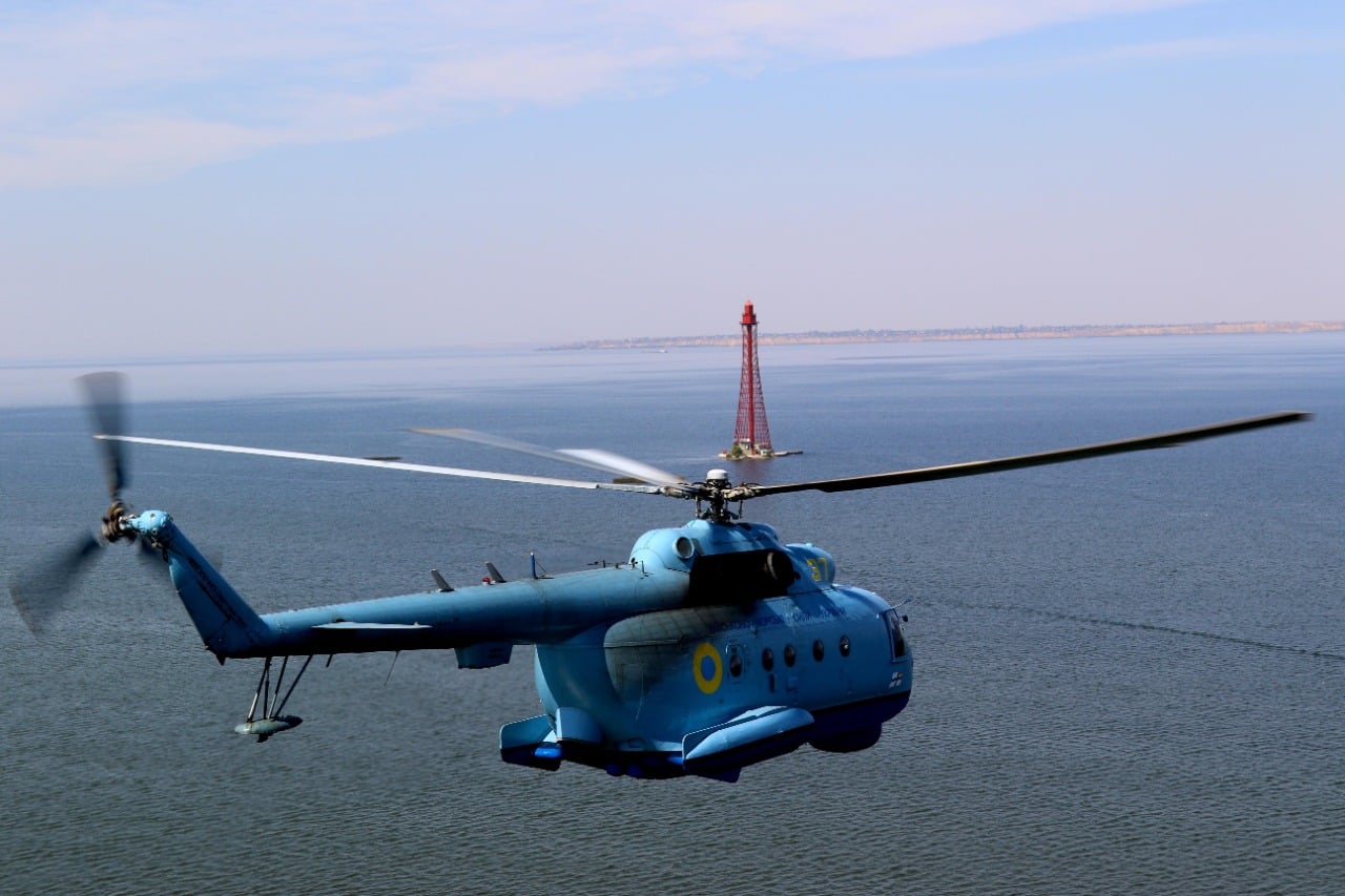 Вертолет на тренировке