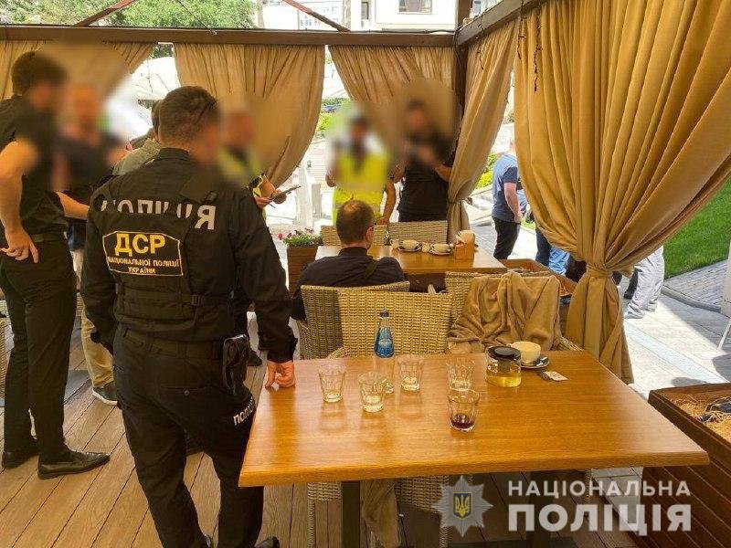 В Киеве задержали бывшего народного депутата по подозрению в вымогательстве взятки в размере 10 тыс. долларов