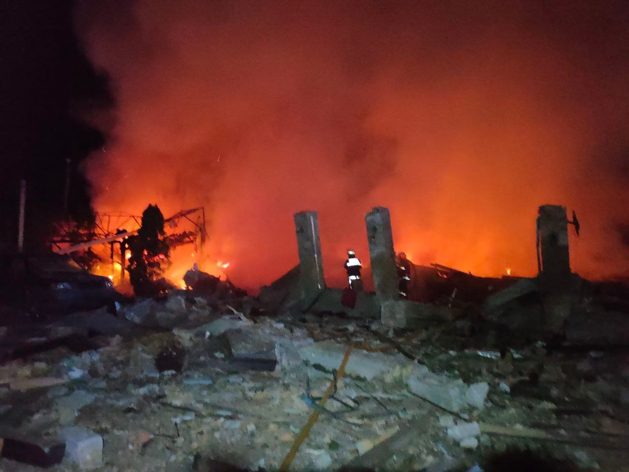 Фото последствий сильного взрыва в Харькове вечером 8 июня