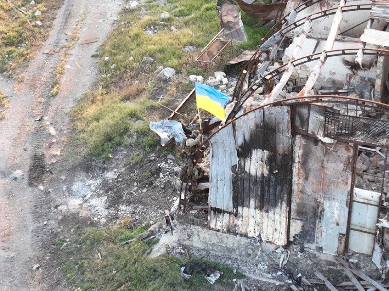 ВСУ подняли флаг Украины на острове Змеином 