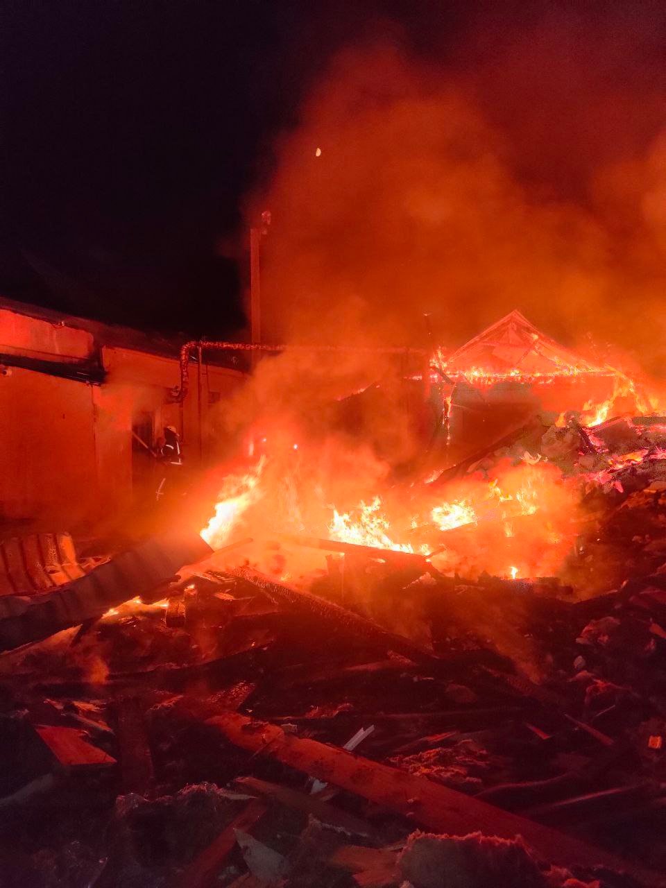 Фото последствий сильного взрыва в Харькове вечером 8 июня