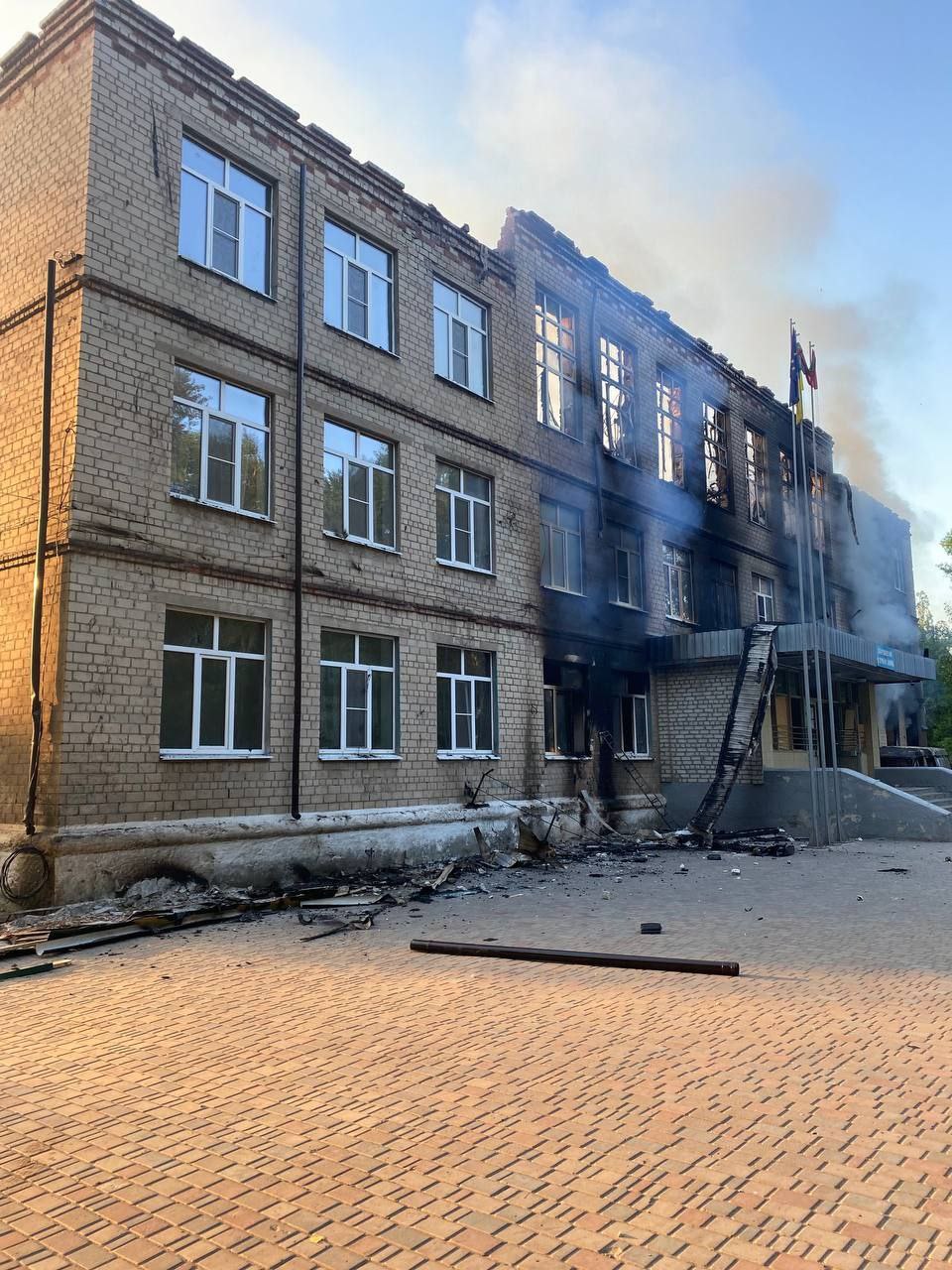 В Донецкой области разбомбили Авдеевскую школу №6