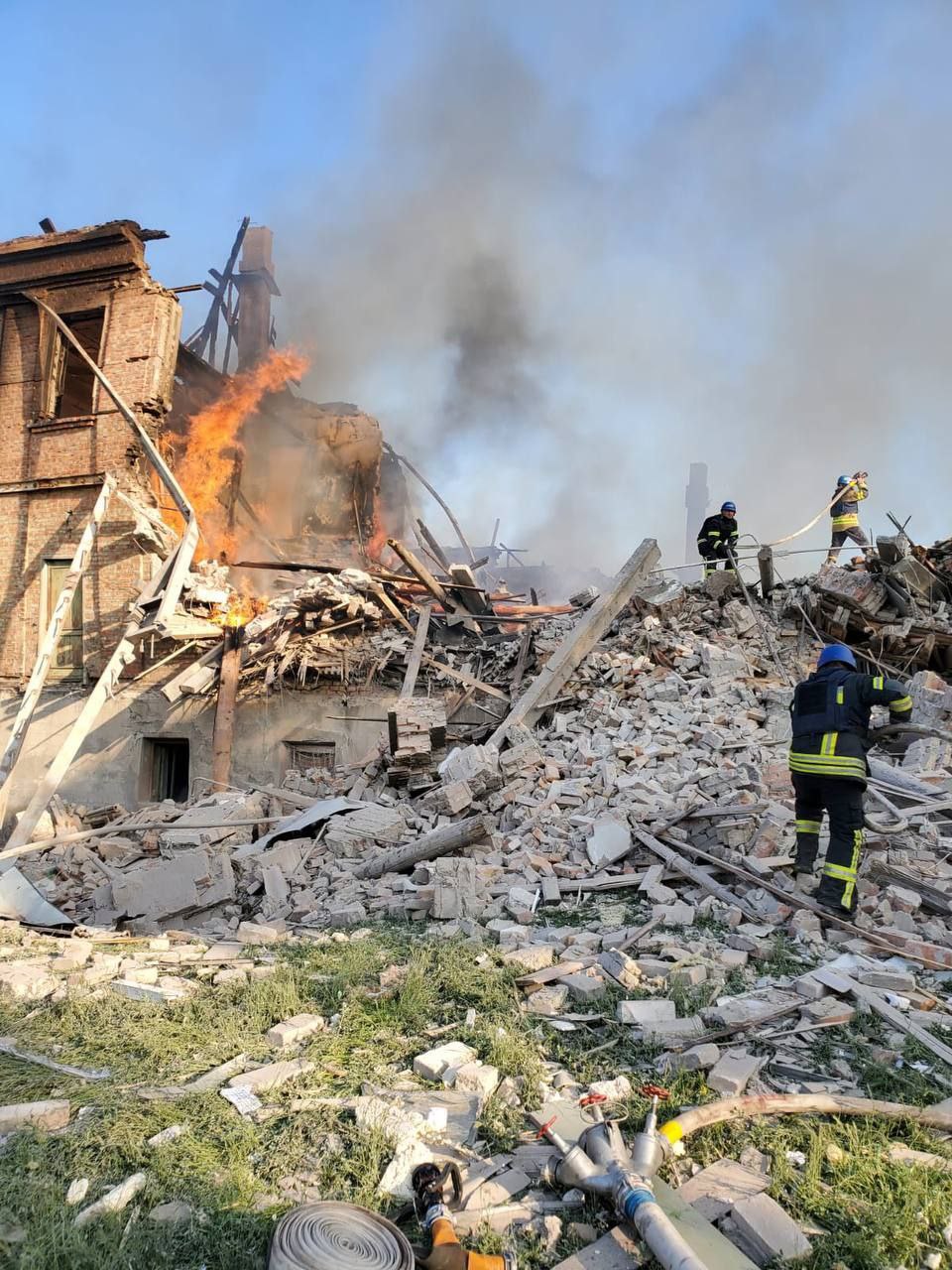 Вблизи Лисичанска разбомбили школу