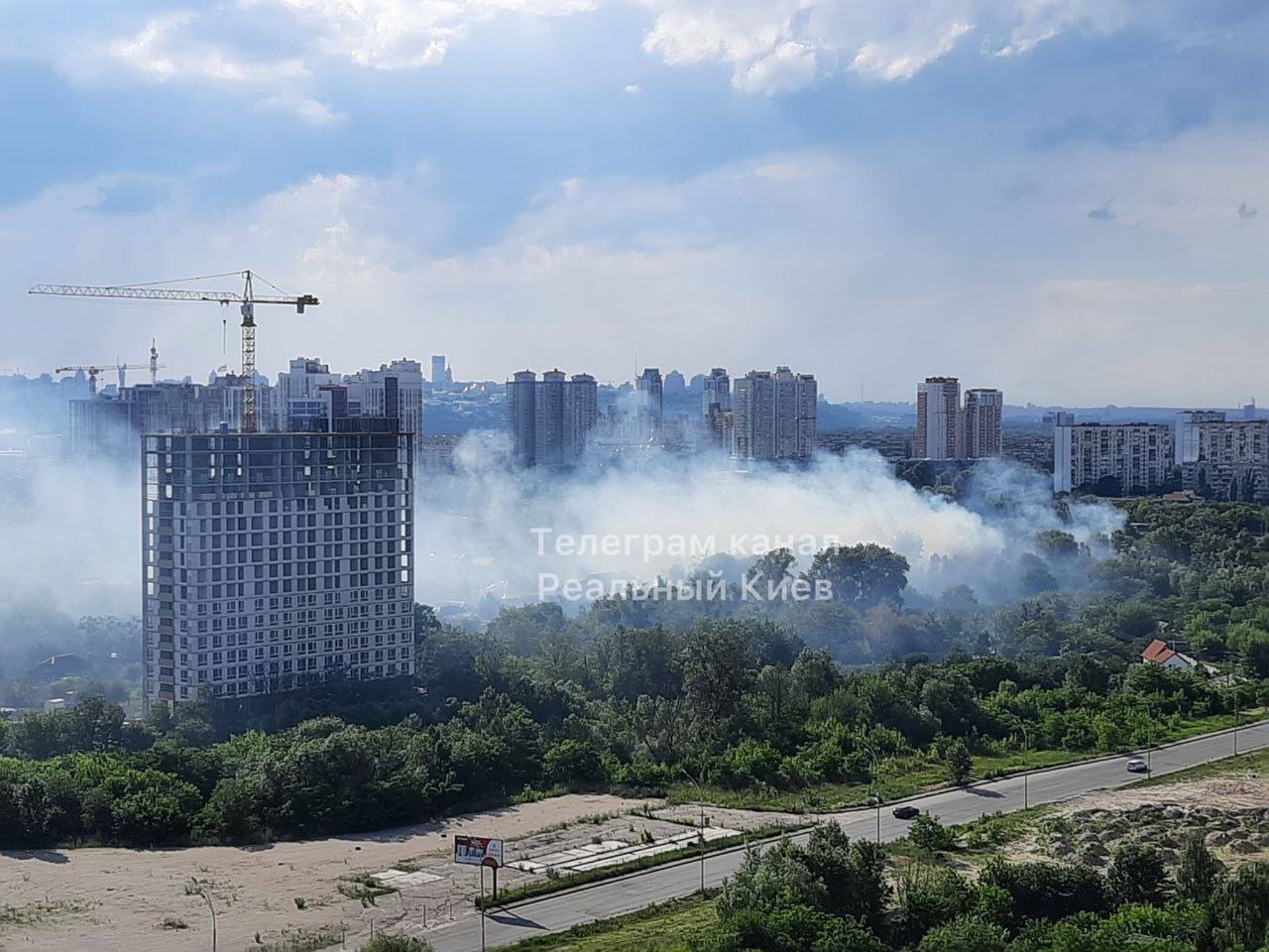 В Киеве сильный пожар