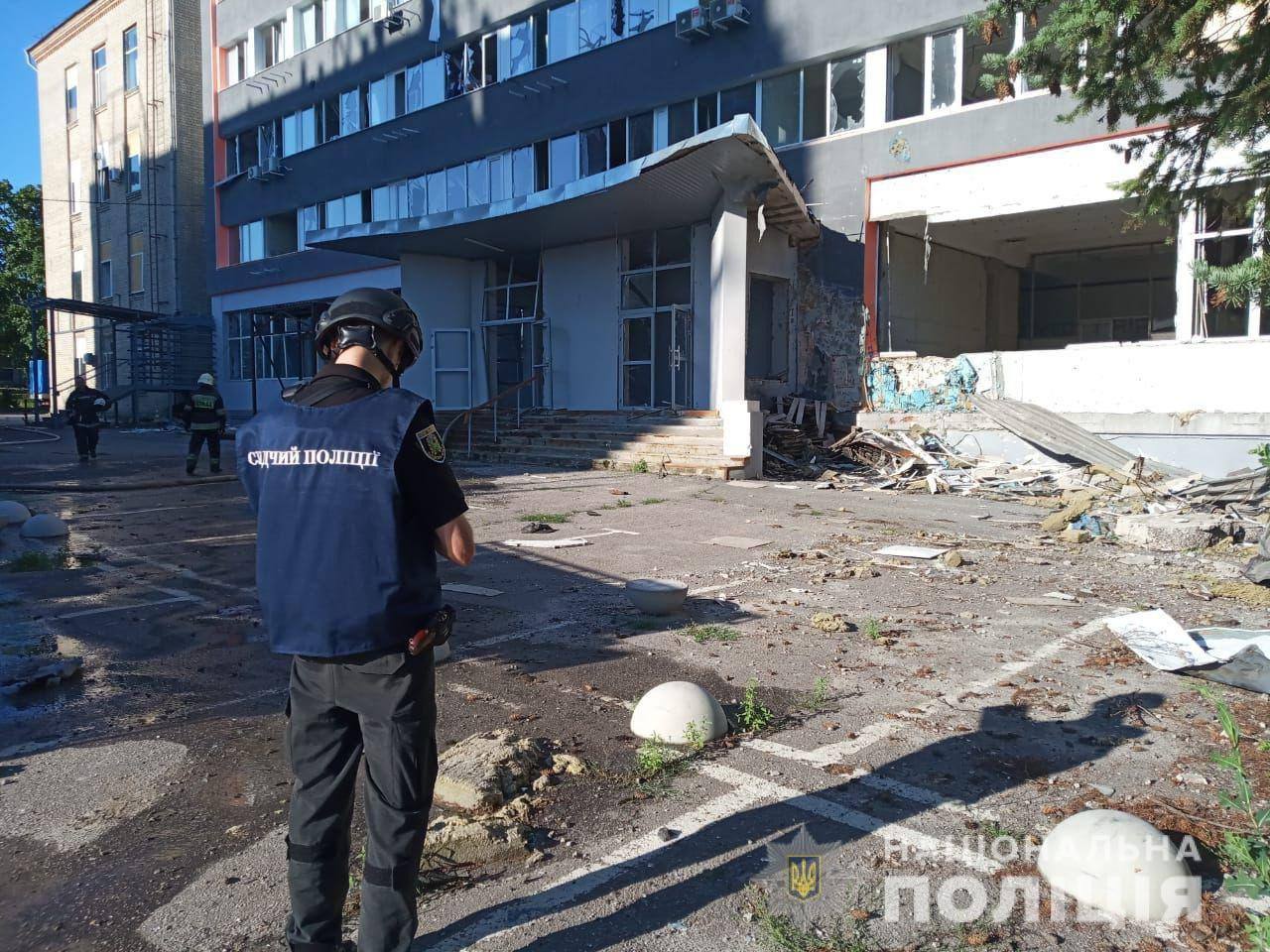 Пострадавшее от удара здание в Харькове, фото 3