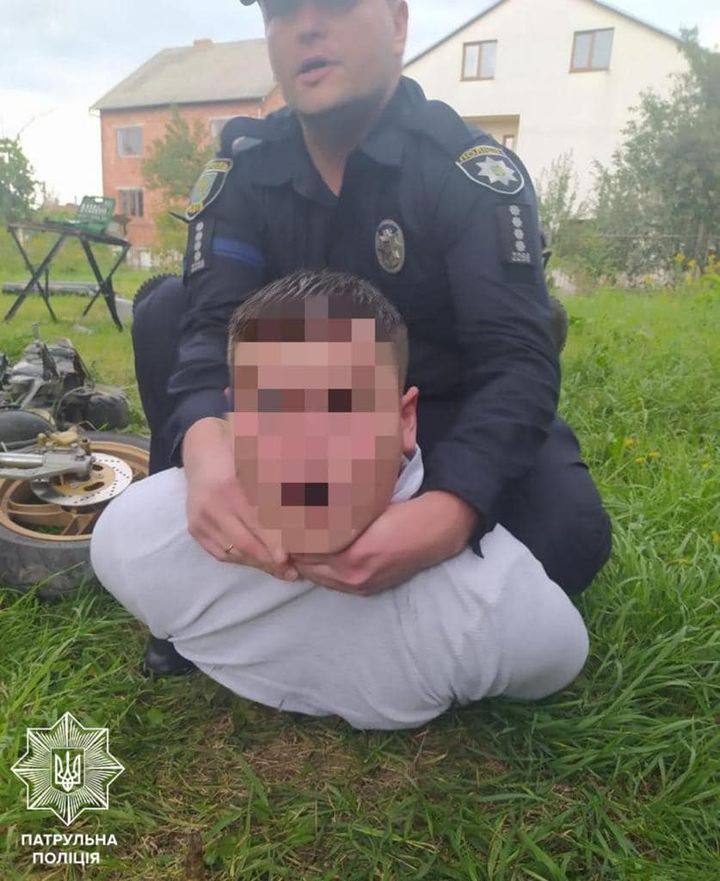 Во Львове наркоман бросил гранаты в полицейских