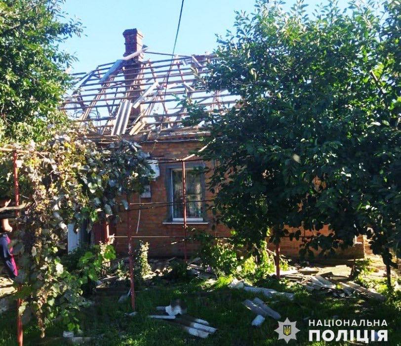 Полиция Николаевской области опубликовала фото с последствиями ночных обстрелов Николаева и Очакова и уведомила о разрушениях и пострадавших