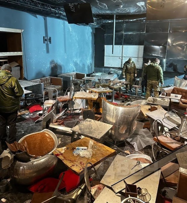 Кафе "Патриот" в Санкт-Петербурге после взрыва