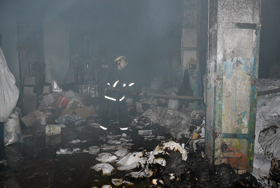 В Днепропетровске произошел пожар на складе