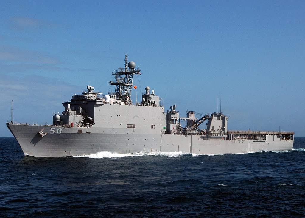 В Средиземноморье вплыла амфибийно-десантная группа кораблей ВМС США.
