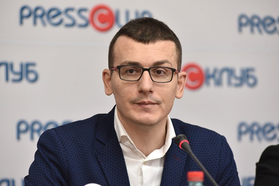 Сергей Томиленко осуждает блокировку телеканалов Медведчука