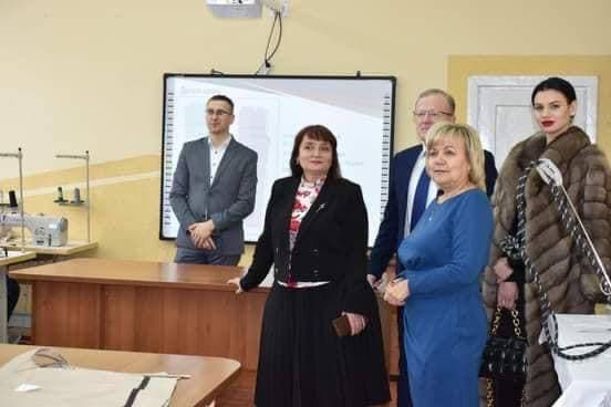 Кристина Тишкун позировала на фотографии с Садовым, Гарбаруком и другими чиновниками