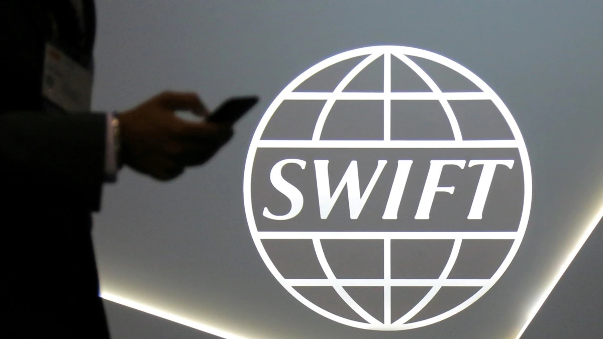 Слухи об отключении России от SWIFT