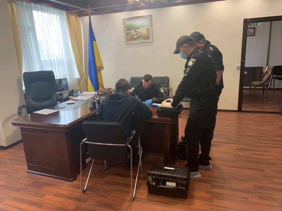 Полиция в кабинете Ольги Онищук