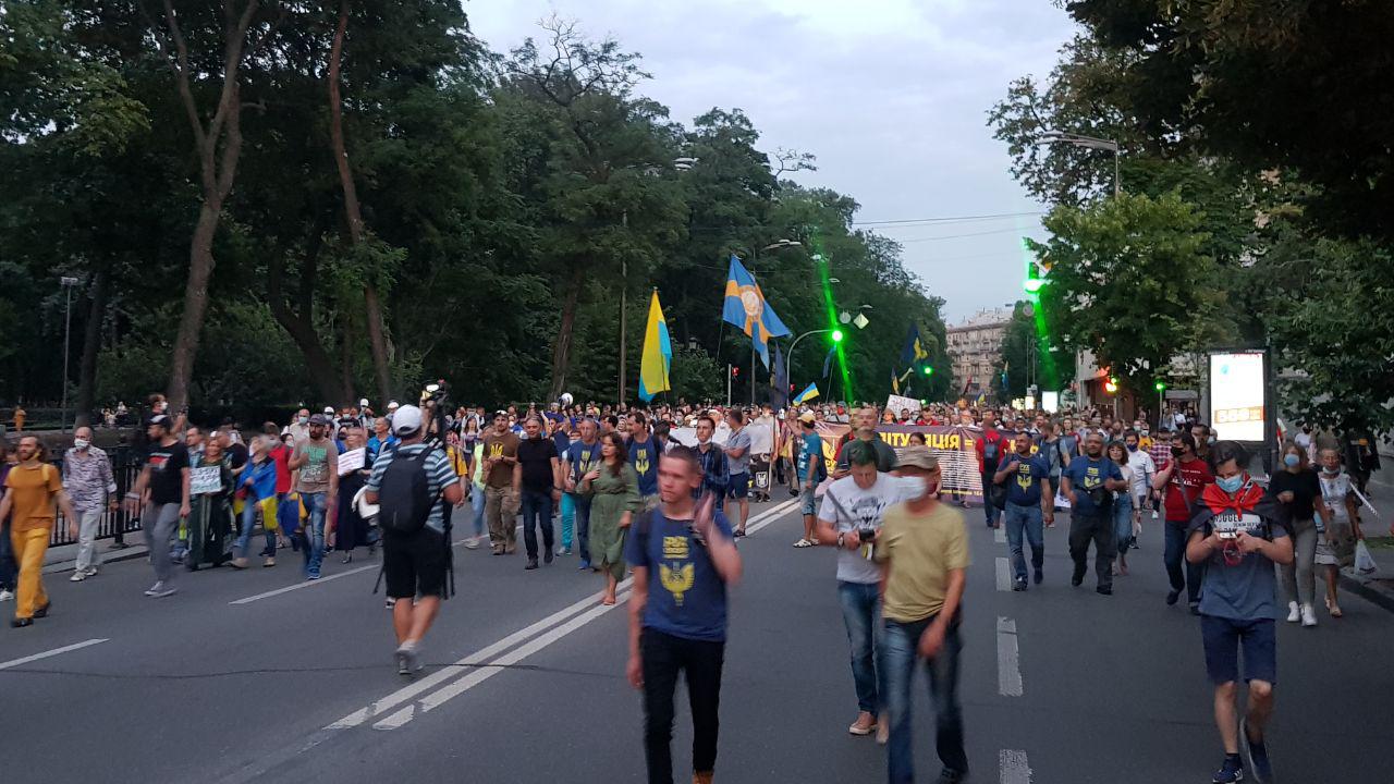 В Киеве митингуют против перемирия на Донбассе и Зеленского