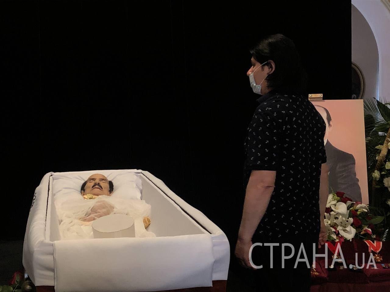 Павел Зибров н похоронах Чапкиса