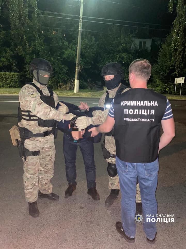 полицейские задержали зачинщика стрельбы в Украинке, ранившего двух местных жителей