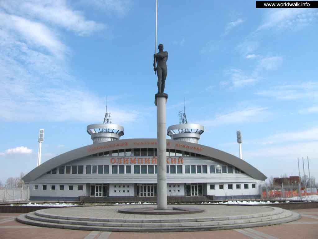 памятник Сергею Бубке в Донецке