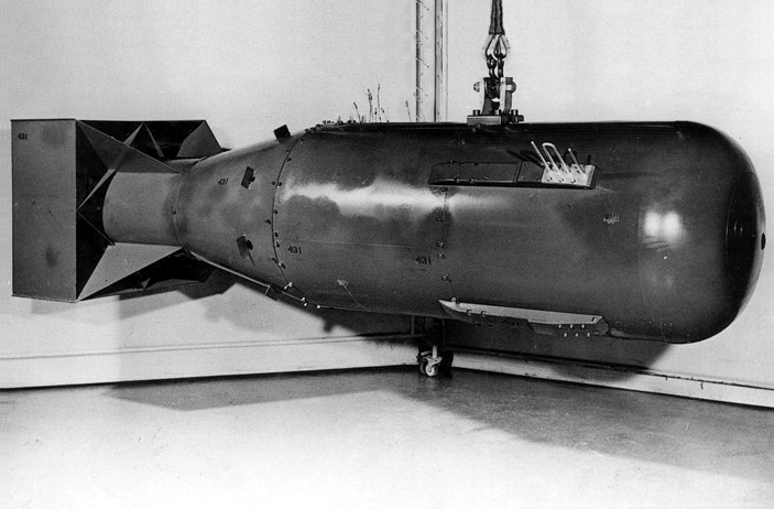 макет бомбы Малыш, сброшенной на Хиросиму