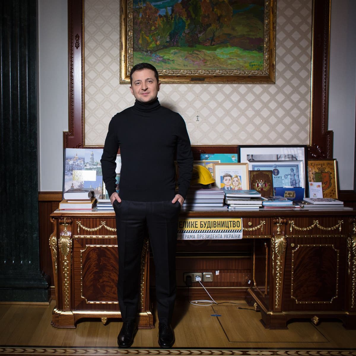 Владимир Зеленский в своем кабинете. Фото The New York Times