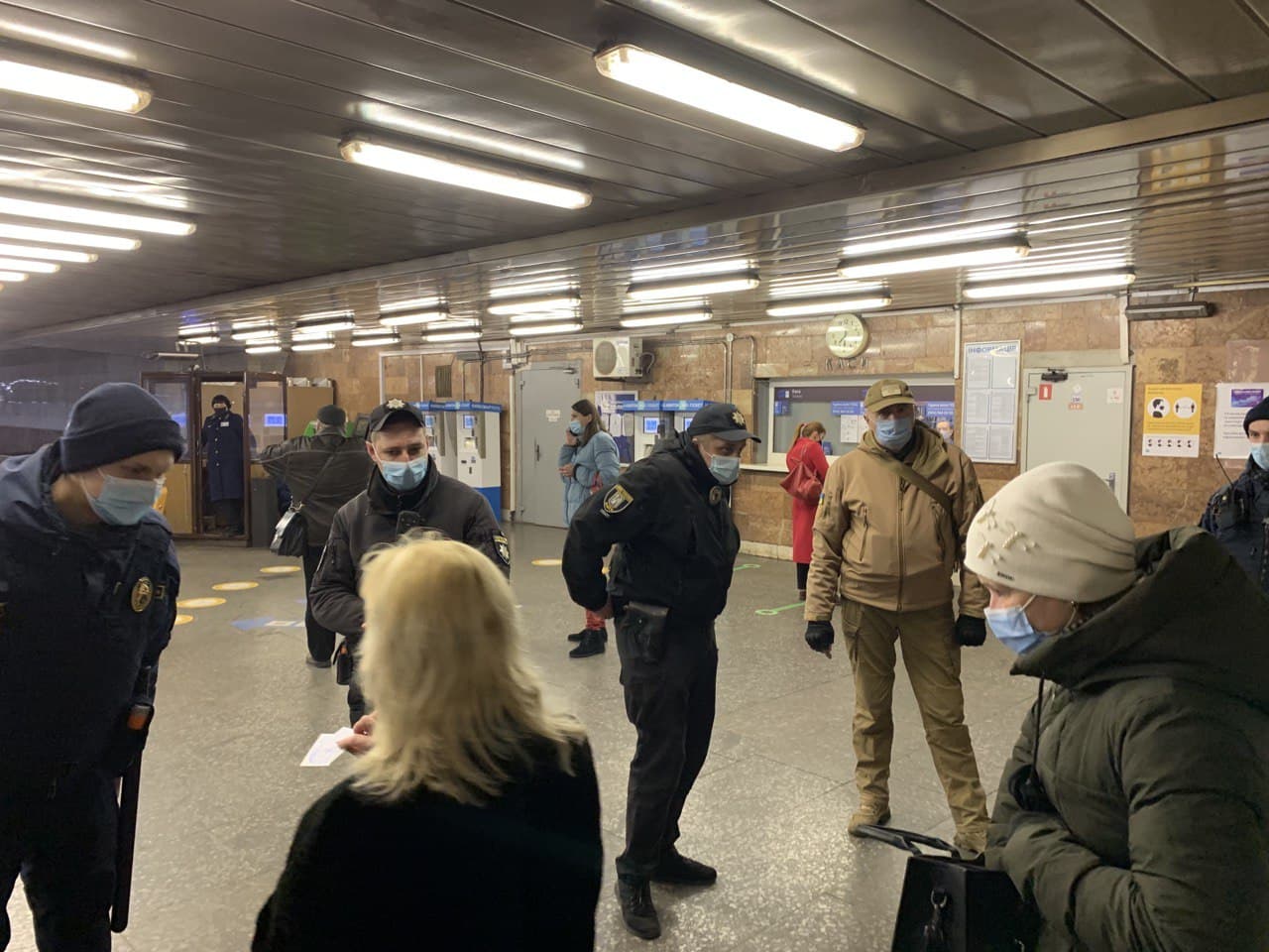 метро в Киеве полиция