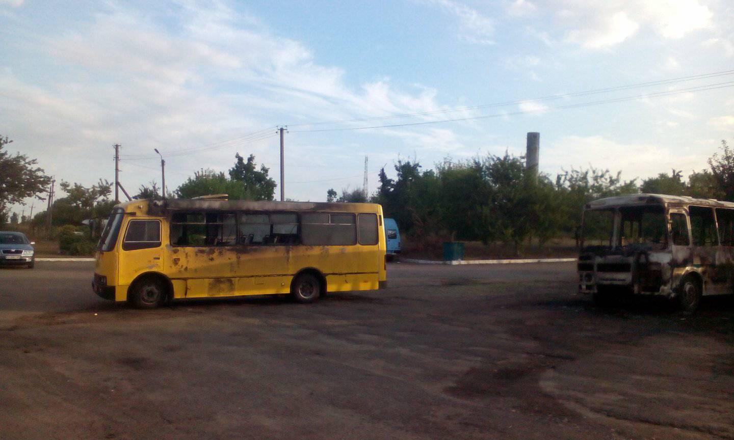 Автобусы после пожара в Черкасской области. Фото: Фейсбук Лошкова
