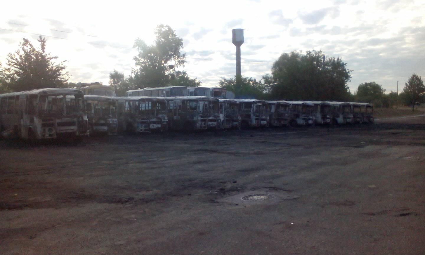 Автобусы после пожара в Черкасской области. Фото: Фейсбук Лошкова