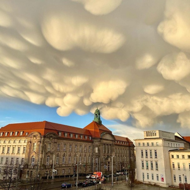 Берлин накрыли редкие облака