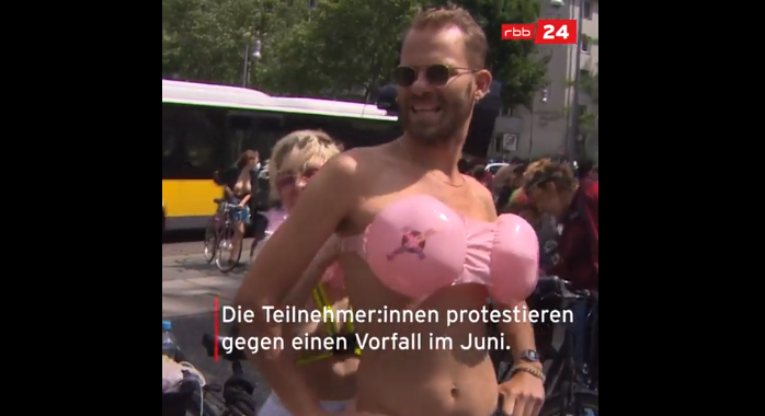 в Берлине отстаивали право женщин гулять с неприкрытой грудью