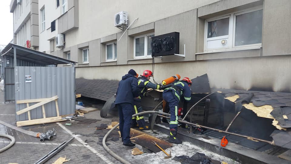 Пожар в ТРЦ Арена в Ровно. Фото: ГСЧС