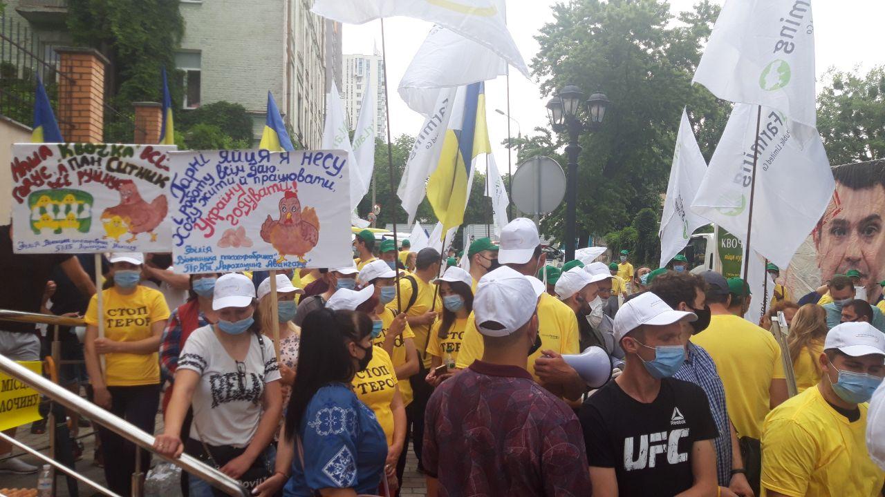 Аграрии протестуют у здания САП 7 июля. Фото: "Страна"