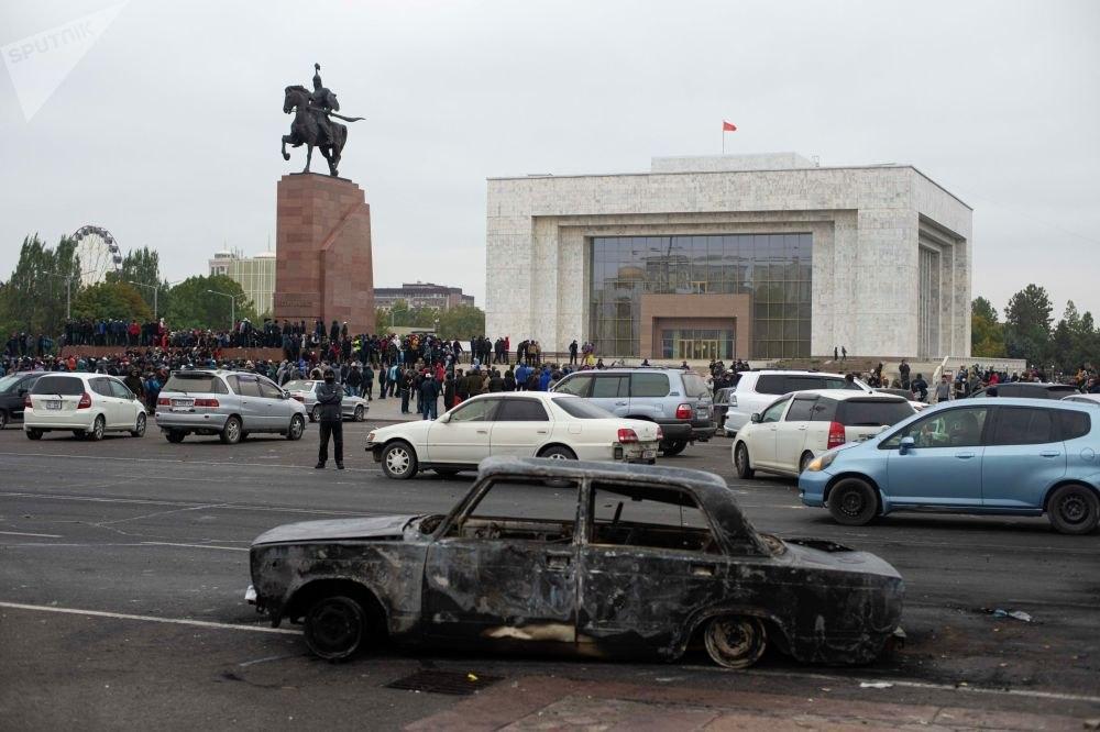 Что происходит в Бишкеке 6 октября. Фото из телеграм-канала РИА Новости