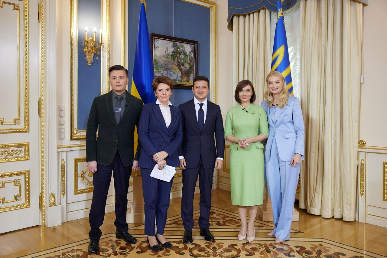 Зеленский дал интервью украинским телеканалам. Фото с фейсбук-страницы Офиса президента