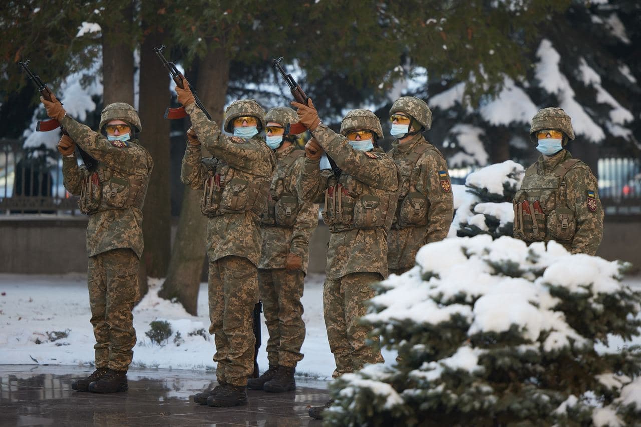 Зеленский почтил память военнослужащих ВСУ. Фото: Офис президента