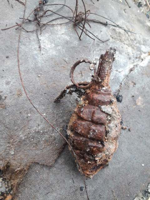 Мальчик нашел ручную гранату. Фото: zt.dsns.gov.ua