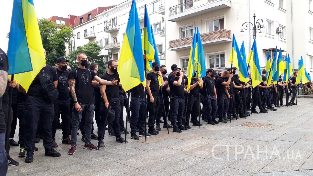 митинг под Офисом президента Украины