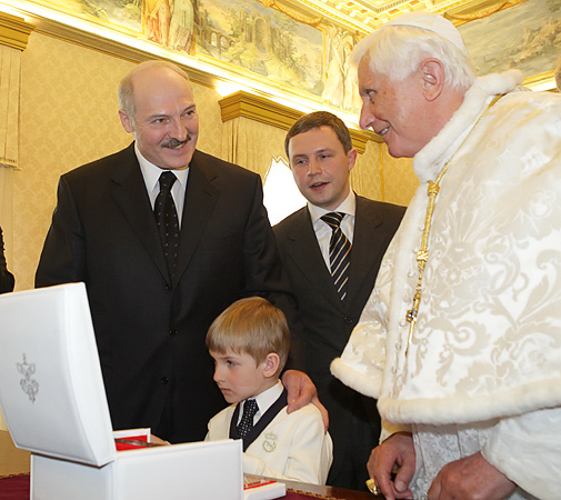 Коля Лукашенко в Ватикане 2009 год